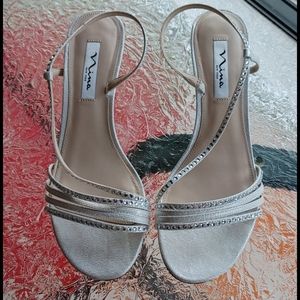 Nina white/silver 10 strappy sandal